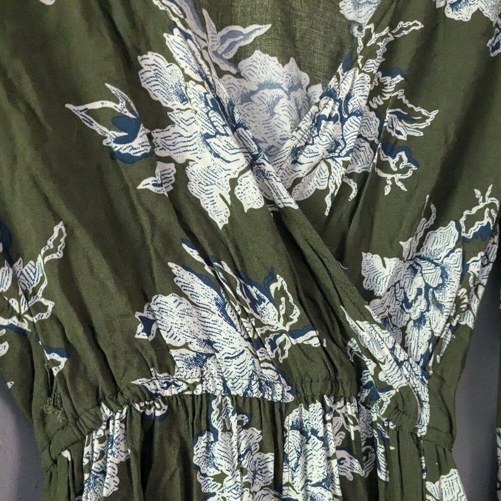 Romper - Picture 2 of 5
